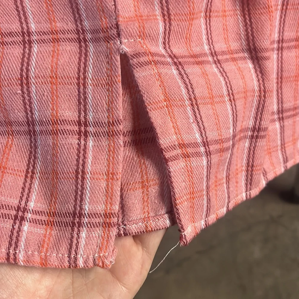 SHEIN Small Pink Mini Skirt with 2 Slits - Picture 2 of 3